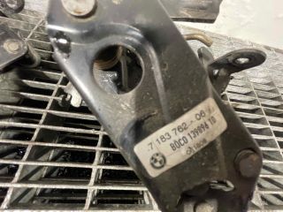 bontott BMW 7 Motorháztető Zárszerkezet