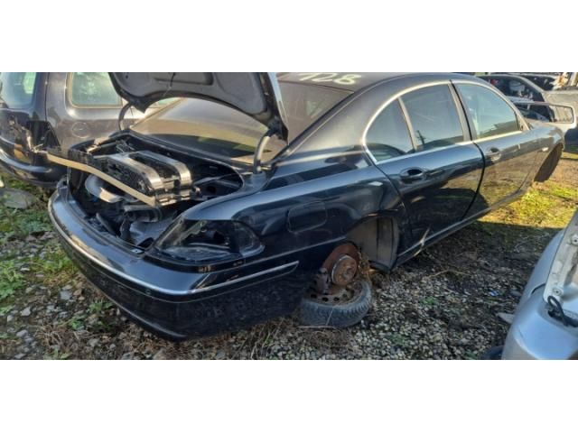 bontott BMW 7 Pótkerék Rögzítő