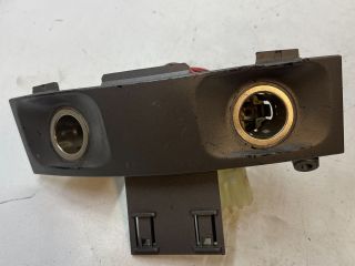 bontott BMW 7 Szivargyújtó Aljzat