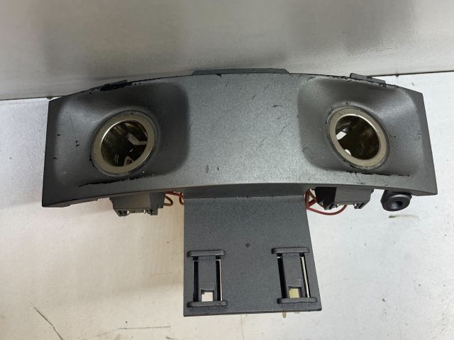 bontott BMW 7 Szivargyújtó Aljzat