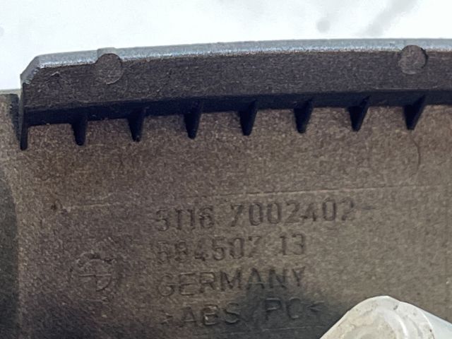 bontott BMW 7 Szivargyújtó Aljzat