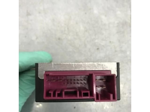 bontott BMW 7 Üzemanyag Befecskendező Vezérlő