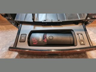 bontott BMW 7 Vezeték Nélküli Telefontöltő