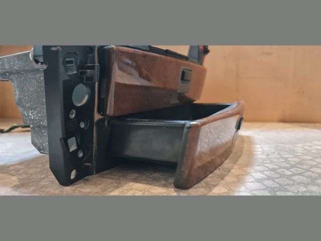 bontott BMW 7 Vezeték Nélküli Telefontöltő