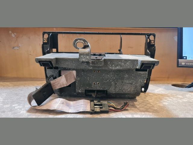 bontott BMW 7 Vezeték Nélküli Telefontöltő