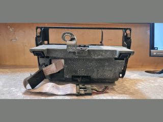 bontott BMW 7 Vezeték Nélküli Telefontöltő