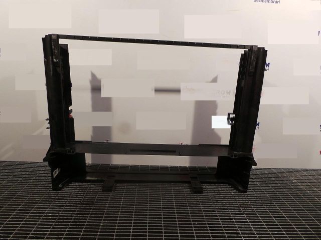 bontott BMW 7 Vízhűtő Radiátor Tartó