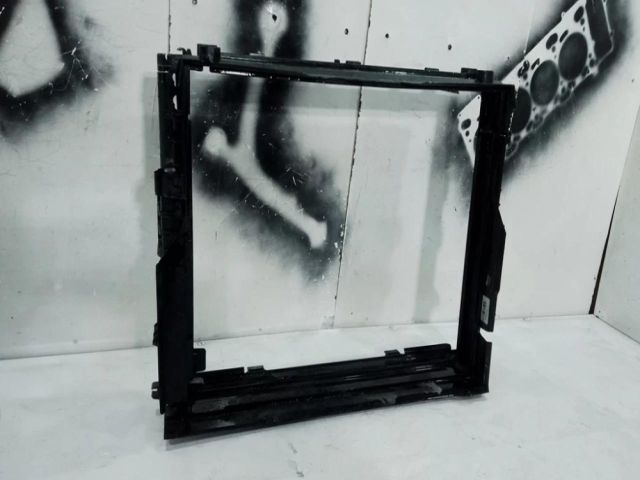 bontott BMW 7 Vízhűtő Radiátor Tartó