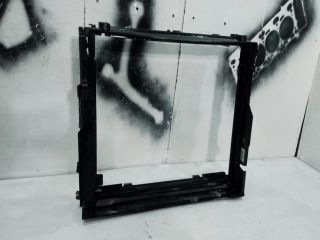 bontott BMW 7 Vízhűtő Radiátor Tartó