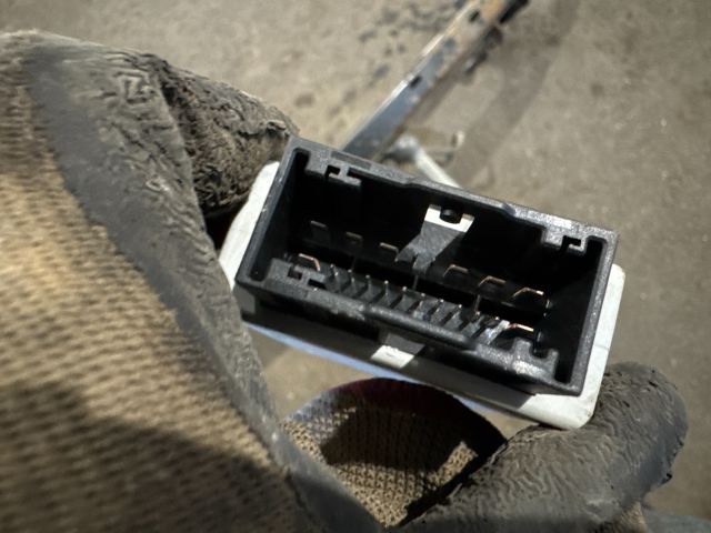 bontott BMW 7 Vonóhorog