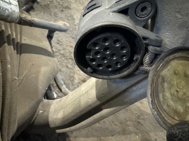 bontott BMW 7 Vonóhorog