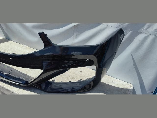 bontott BMW 8 Első Lökhárító (Üresen)