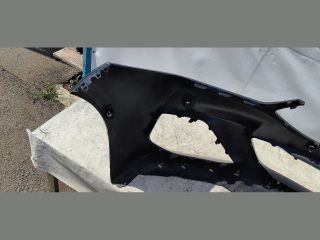 bontott BMW 8 Első Lökhárító (Üresen)