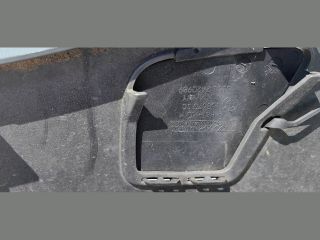 bontott BMW 8 Első Lökhárító (Üresen)