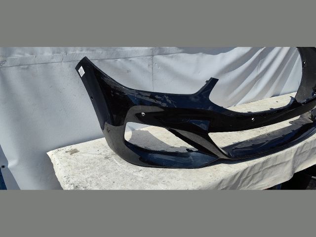 bontott BMW 8 Első Lökhárító (Üresen)