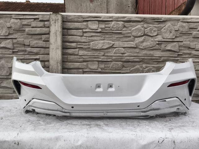bontott BMW 8 Hátsó Lökhárító (Üresen)