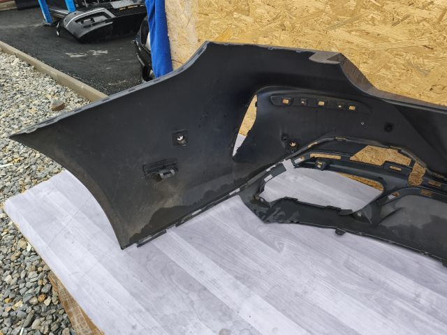 bontott BMW 8 Hátsó Lökhárító (Üresen)