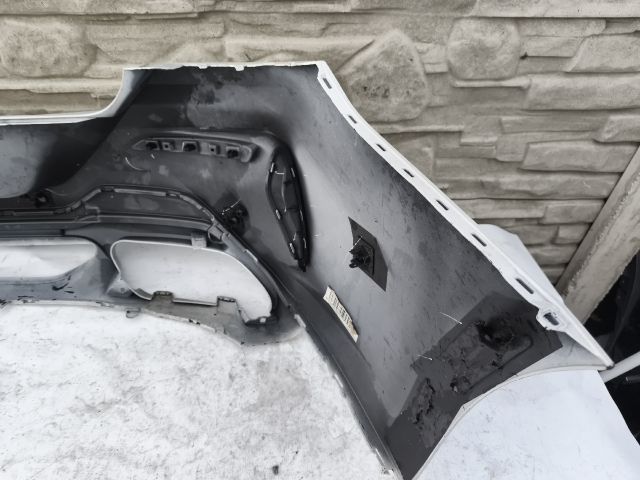 bontott BMW 8 Hátsó Lökhárító (Üresen)