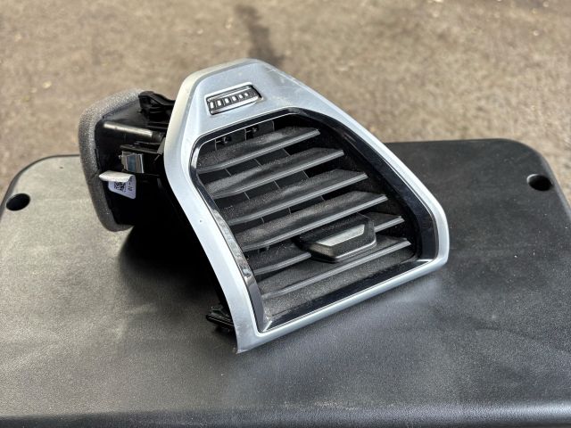 bontott BMW 8 Jobb Szellőző