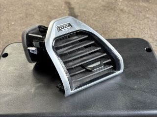 bontott BMW 8 Jobb Szellőző