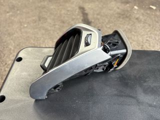 bontott BMW 8 Jobb Szellőző