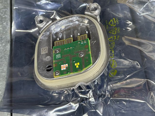 bontott BMW 8 LED Trafó