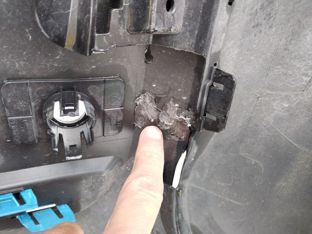 bontott BMW i3 Első Lökhárító (Üresen)