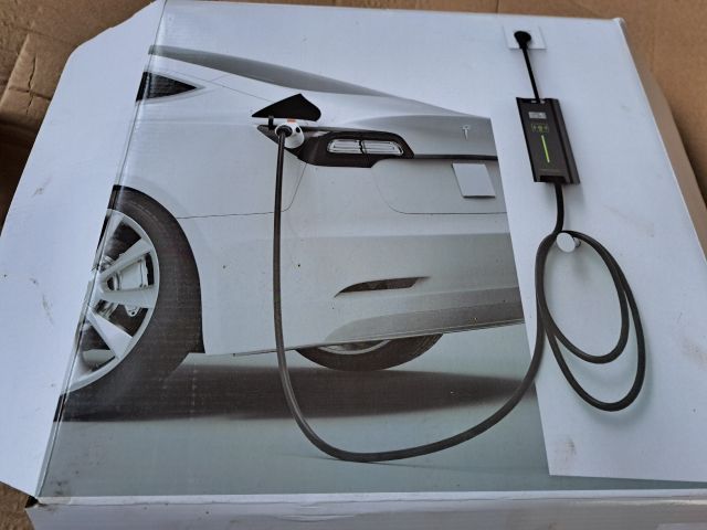 bontott BMW i3 Akkumulátor Töltő