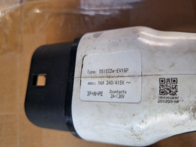 bontott BMW i3 Akkumulátor Töltő