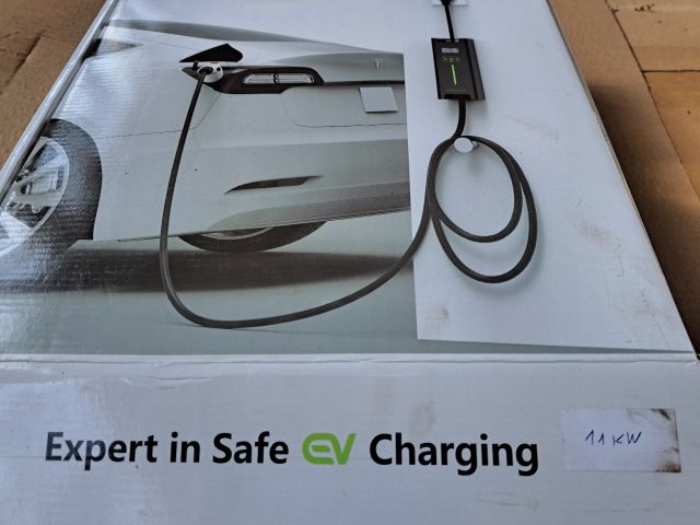 bontott BMW i3 Akkumulátor Töltő