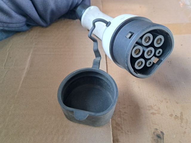 bontott BMW i3 Akkumulátor Töltő