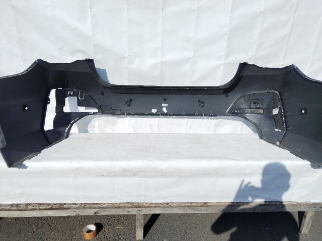 bontott BMW i4 Hátsó Lökhárító (Üresen)