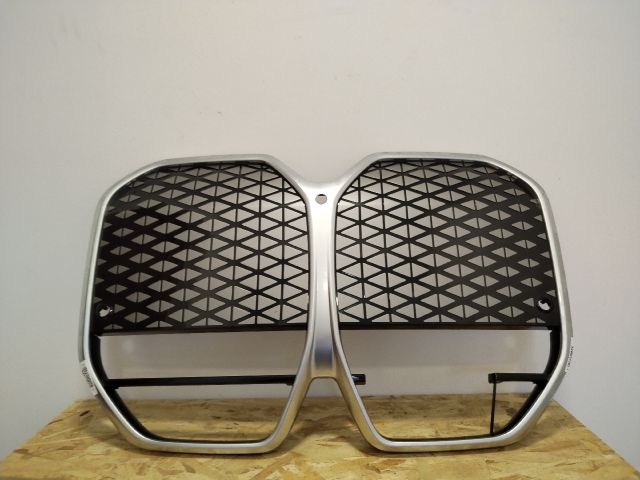 bontott BMW i4 Hűtőrács