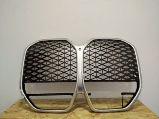 bontott BMW i4 Hűtőrács