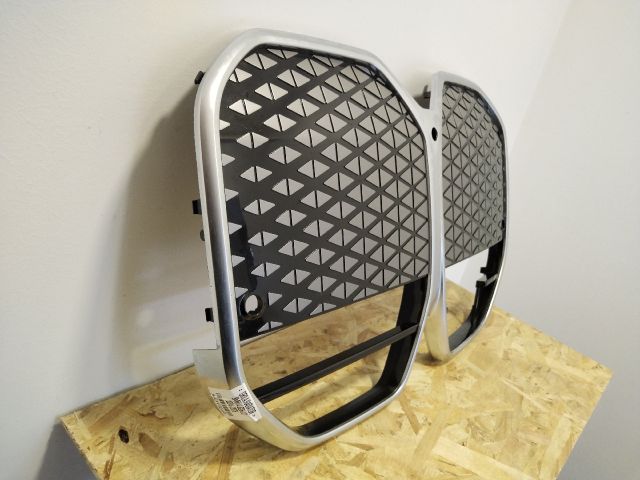 bontott BMW i4 Hűtőrács