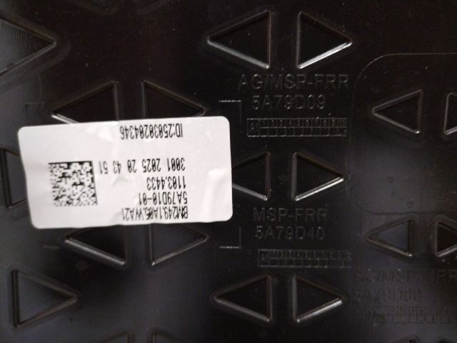 bontott BMW i4 Hűtőrács