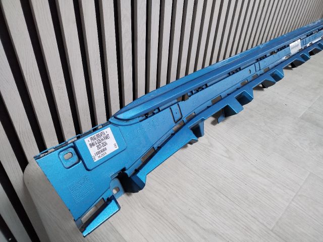 bontott BMW i4 Jobb Küszöb