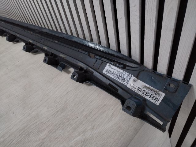 bontott BMW i4 Jobb Küszöb