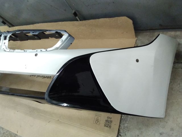 bontott BMW i8 Első Lökhárító (Üresen)