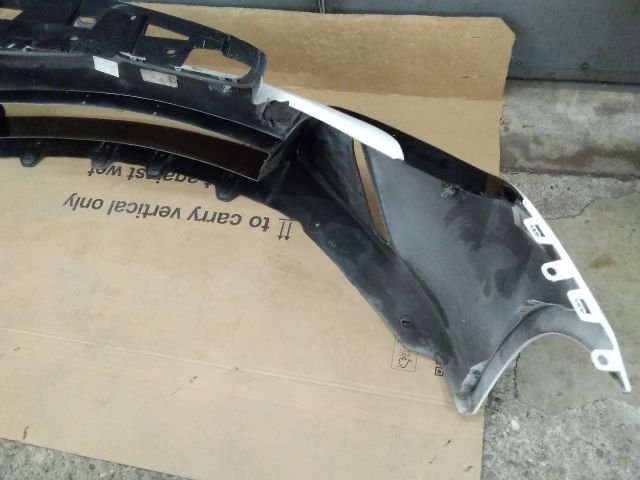 bontott BMW i8 Első Lökhárító (Üresen)