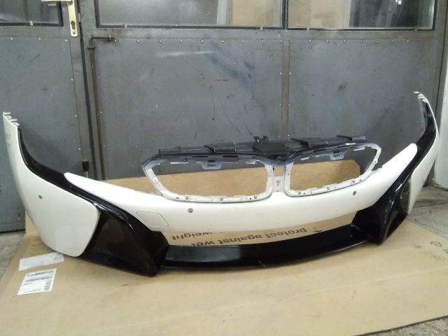 bontott BMW i8 Első Lökhárító (Üresen)