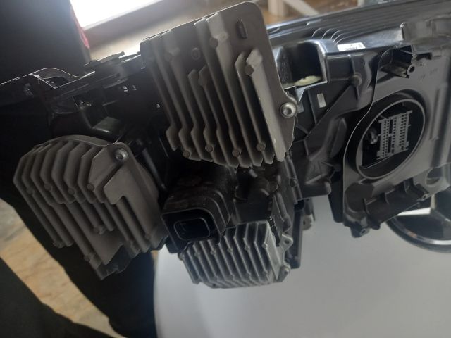 bontott BMW iX Bal Fényszóró