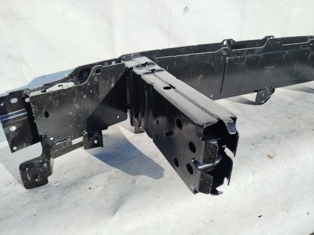 bontott BMW iX Első Lökhárító Merevítő (Fém)