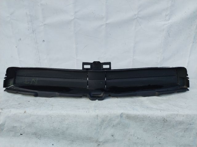 bontott BMW iX Hűtő Légterelő