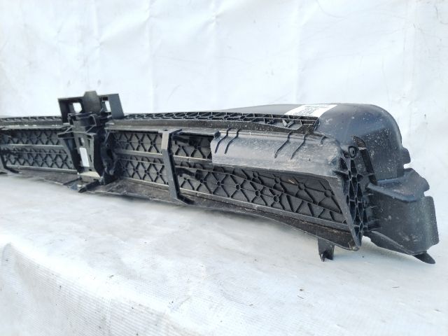 bontott BMW iX Hűtő Légterelő