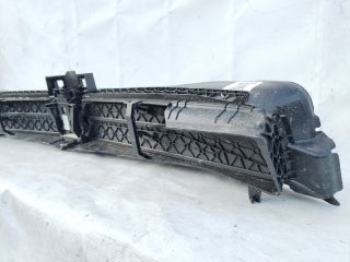 bontott BMW iX Hűtő Légterelő