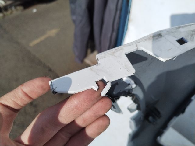 bontott BMW IX3 Első Lökhárító (Üresen)