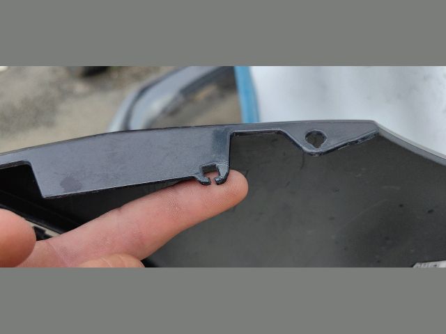 bontott BMW IX3 Első Lökhárító (Üresen)