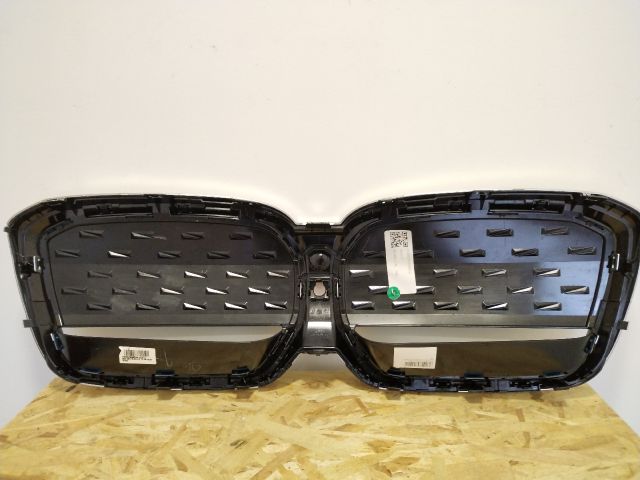 bontott BMW IX3 Hűtőrács