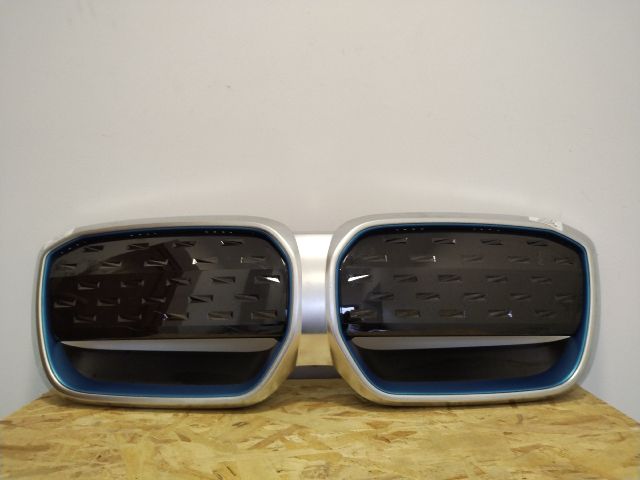 bontott BMW IX3 Hűtőrács